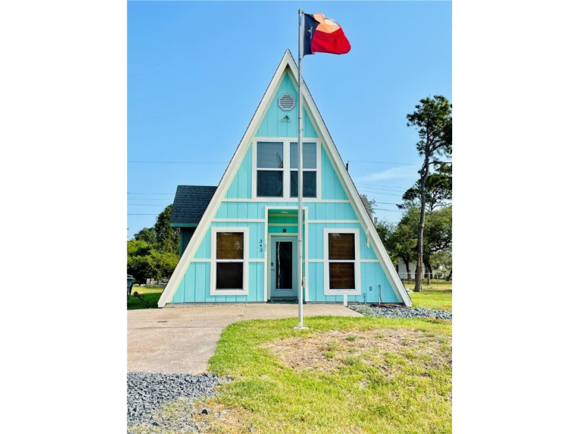 2 bedroom, 2 bath fully furnished A-frame cozy get-a-way located - Beach Home for sale in Rockport, Texas on Beachhouse.com