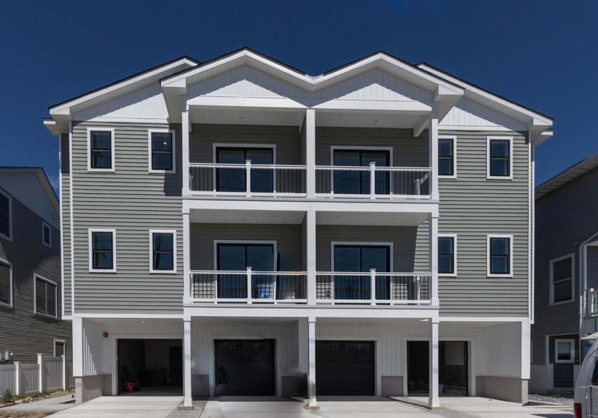 NEW CONSTRUCTION..... 4 Bedroom 2 Bath top floor Condo with that - Beach Condo for sale in Wildwood, New Jersey on Beachhouse.com