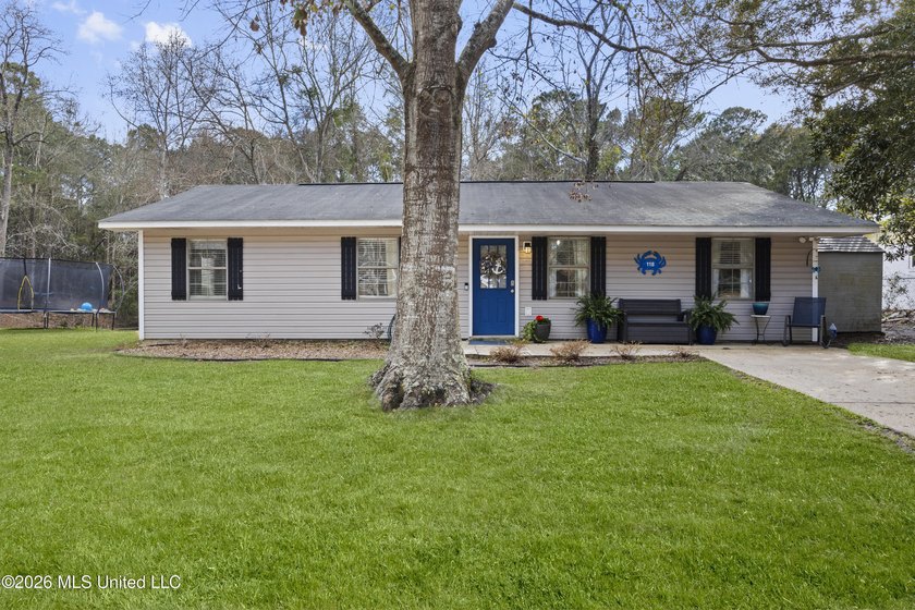 This affordable 3 bedroom, 2 bathroom home is tucked just off of - Beach Home for sale in Ocean Springs, Mississippi on Beachhouse.com