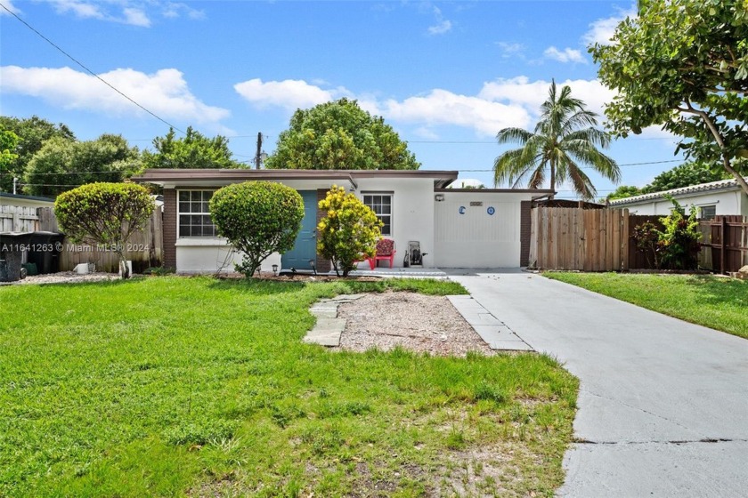 Beautiful House * 3 Beds 2 Baths Single Family Home in Beautiful - Beach Home for sale in Fort Lauderdale, Florida on Beachhouse.com