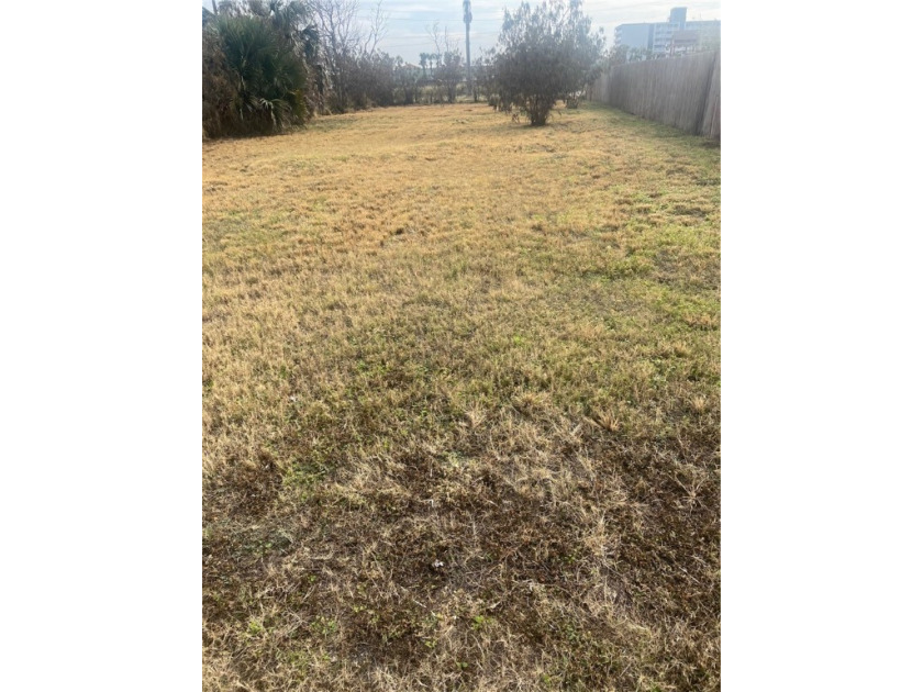 This lot is located on North Beach and is zoned commercial land - Beach Lot for sale in Corpus Christi, Texas on Beachhouse.com