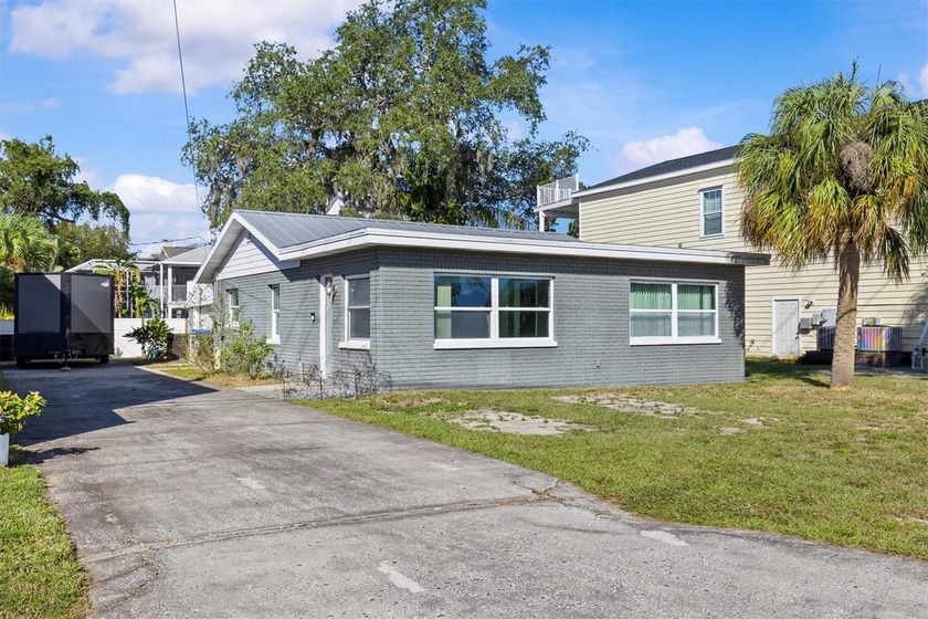 Charming Coastal Cottage - Prime Location! Quick & Easy to show! - Beach Home for sale in Palm Harbor, Florida on Beachhouse.com