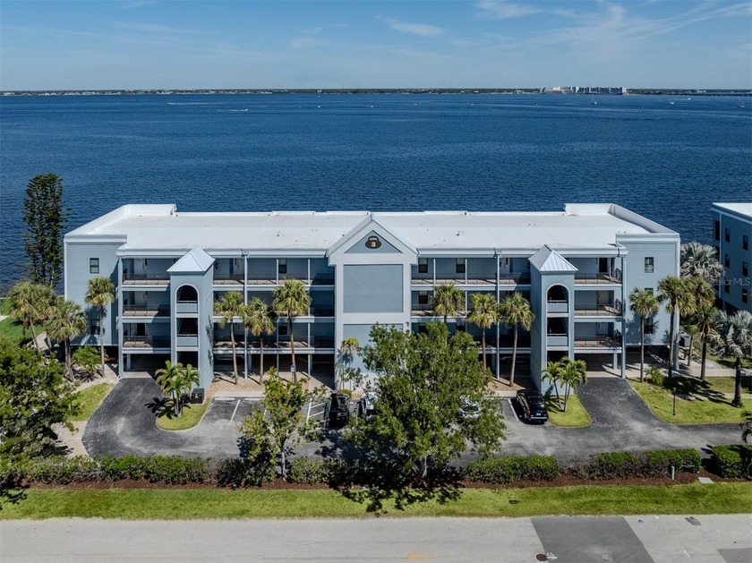 Spectacular full-water views of Charlotte Harbor! Be prepared to - Beach Condo for sale in Punta Gorda, Florida on Beachhouse.com