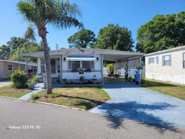 This is a quaint 1 bedroom, 1 bath home set in a prime location - Beach Home for sale in Pinellas Park, Florida on Beachhouse.com