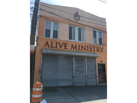 Great Opportunity! Store & Dwell Property In Prime Downtown Far - Beach Commercial for sale in Far Rockaway, New York on Beachhouse.com