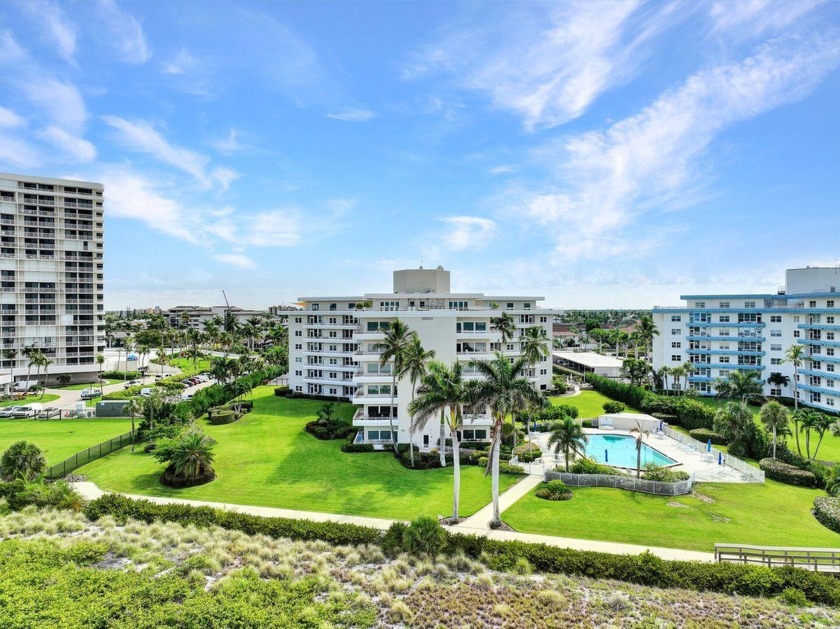 This 750 SQ. FT., 1BR/1BA condo is conveniently located and - Beach Condo for sale in Marco Island, Florida on Beachhouse.com
