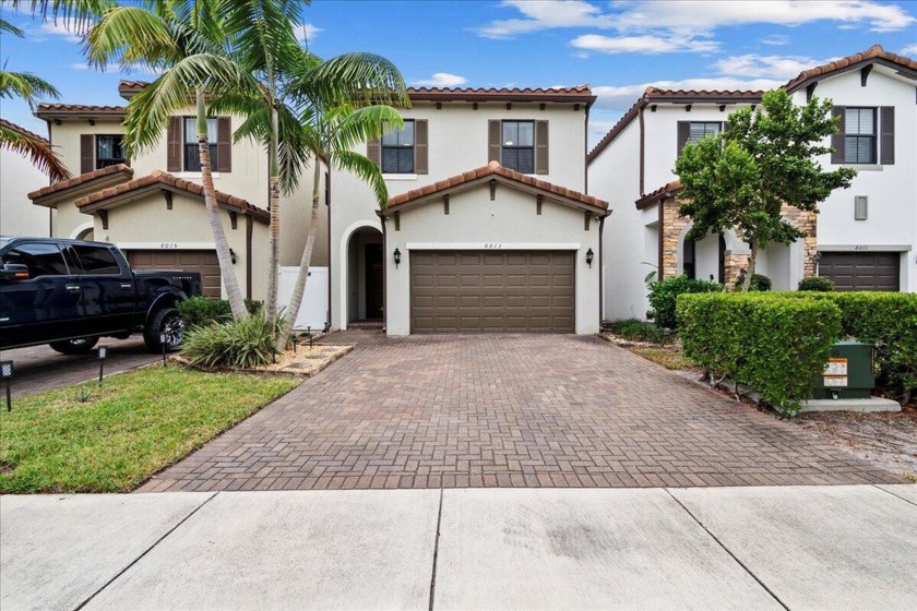 Discover the perfect blend of style, comfort, and convenience in - Beach Home for sale in Palm Beach Gardens, Florida on Beachhouse.com