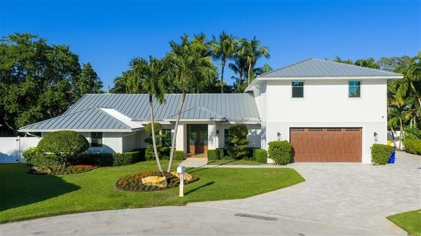 Custom Lake Ida residence, built in 2020, offers privacy at the - Beach Home for sale in Delray Beach, Florida on Beachhouse.com