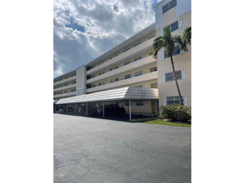 This property is in the wonderful town of Atlantis.  This - Beach Condo for sale in Atlantis, Florida on Beachhouse.com