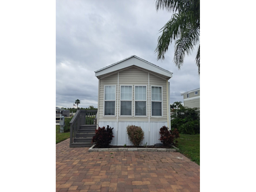 Welcome to relaxed Florida living in this well maintained 2020 - Beach Home for sale in Punta Gorda, Florida on Beachhouse.com