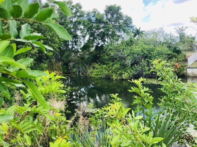 Look no further! Beautiful Oversized Freshwater property in very - Beach Lot for sale in Cape Coral, Florida on Beachhouse.com