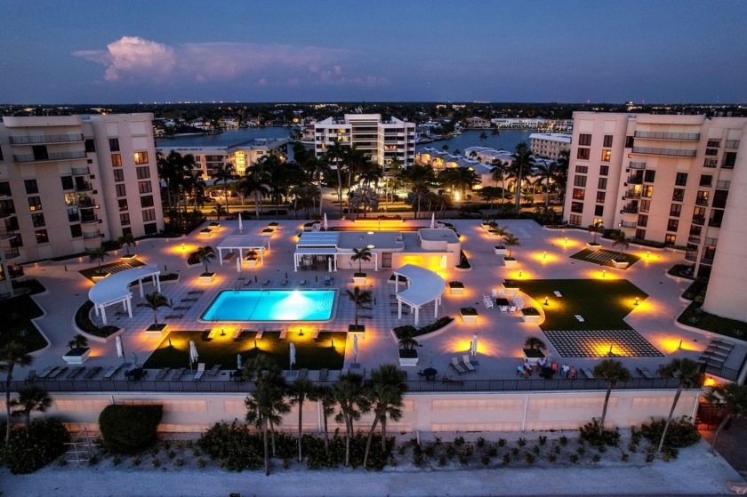 Beachfront Condo in the Heart of Naples! Discover an - Beach Condo for sale in Naples, Florida on Beachhouse.com