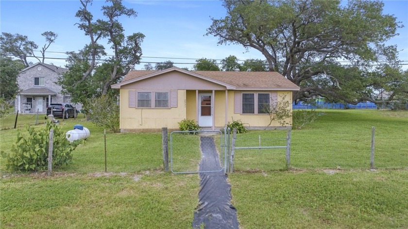 QUAINT HOME ON 1.49 ACRES | QUIET LOCATION You are going to love - Beach Home for sale in Aransas Pass, Texas on Beachhouse.com