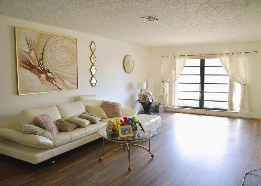 PRICED TO SELL - Villa with custom features ready for your - Beach Condo for sale in Boynton Beach, Florida on Beachhouse.com