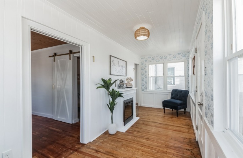 Just in time for summer!  Welcome to this beautifully renovated - Beach Townhome/Townhouse for sale in North Wildwood, New Jersey on Beachhouse.com