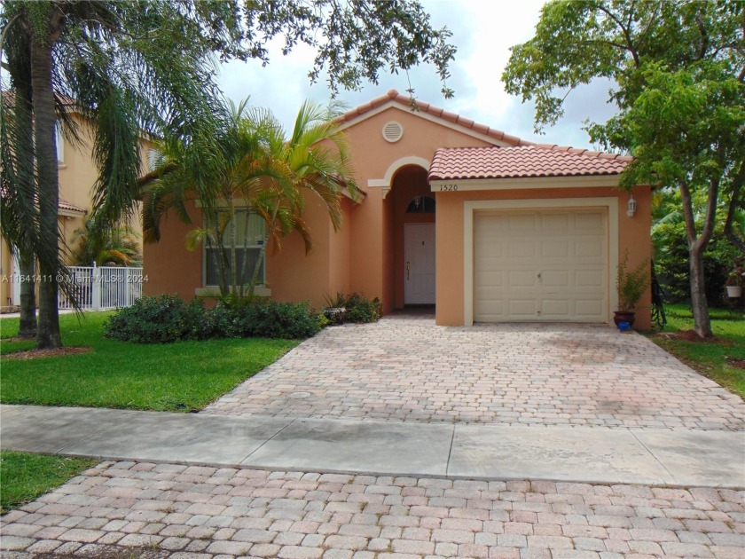 Wonderful single family home ,3 Bedrooms , 2 Bathroom,One story - Beach Home for sale in Homestead, Florida on Beachhouse.com