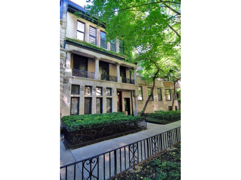 Astor Street opportunity to create your own luxury residence - Beach Home for sale in Chicago, Illinois on Beachhouse.com