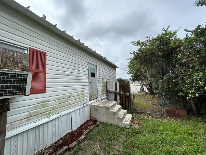 Incredible investment opportunity!  This 2 bed 2 bath - Beach Home for sale in South Daytona, Florida on Beachhouse.com