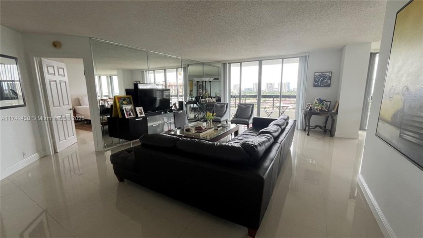 Enjoy the Aventura lifestyle in this beautifully remodeled unit - Beach Condo for sale in Aventura, Florida on Beachhouse.com