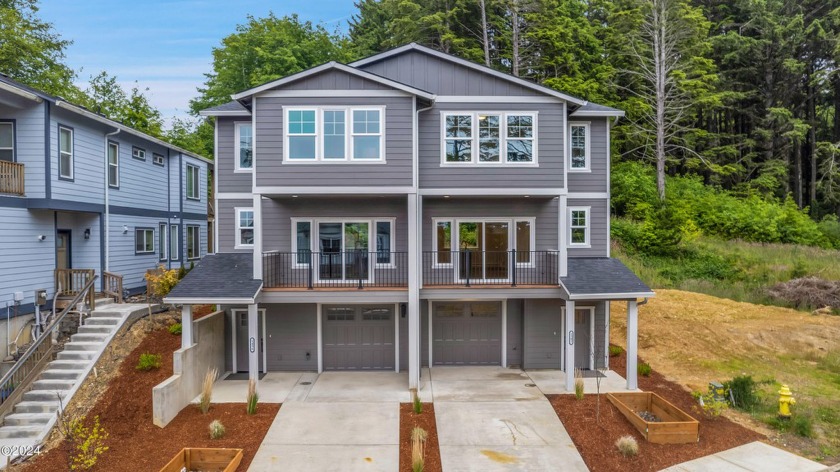 NEW CONSTRUCTION. New, centrally located townhome at The Cove at - Beach Townhome/Townhouse for sale in Lincoln City, Oregon on Beachhouse.com