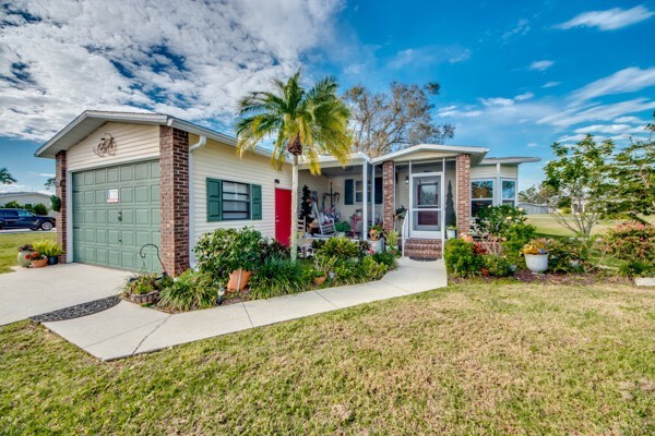 This great two-bed, two-bath home is located on the course at - Beach Home for sale in North Fort Myers, Florida on Beachhouse.com