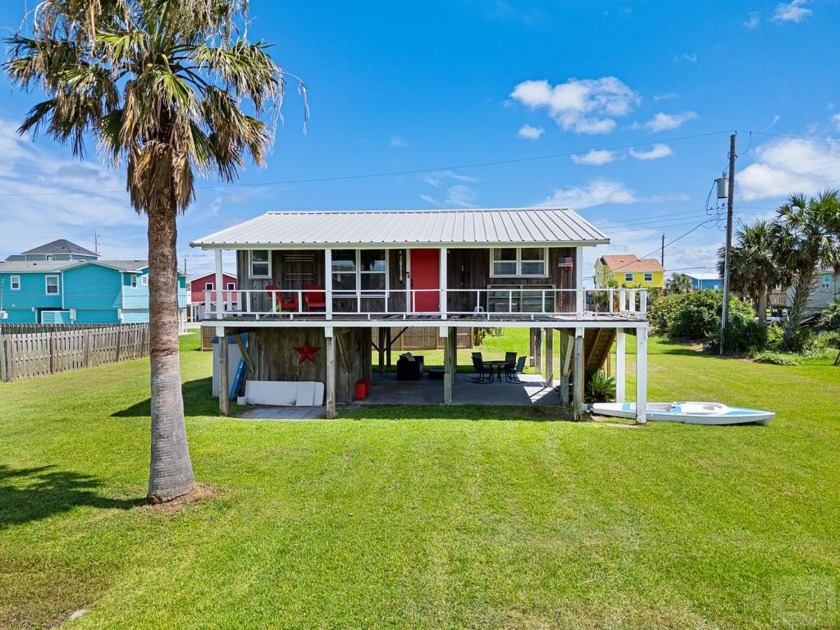 Beautiful beach bungalow! This charming 2 bedroom, 1 bath - Beach Home for sale in Jamaica Beach, Texas on Beachhouse.com