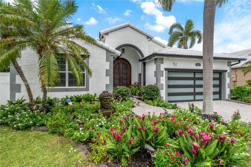 Welcome to this extraordinary custom built 3bed 2bath 2car - Beach Home for sale in Oakland Park, Florida on Beachhouse.com