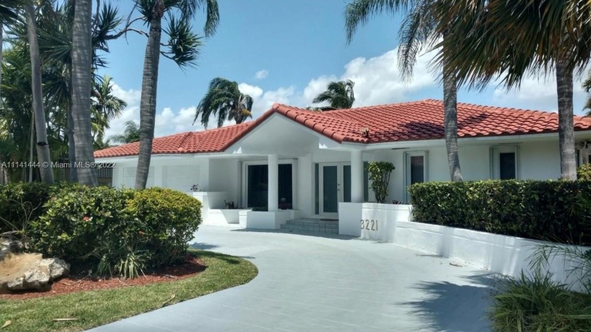 Totally renovated 4bed/4bath home with 85ft waterfront on ocean - Beach Home for sale in North Miami Beach, Florida on Beachhouse.com