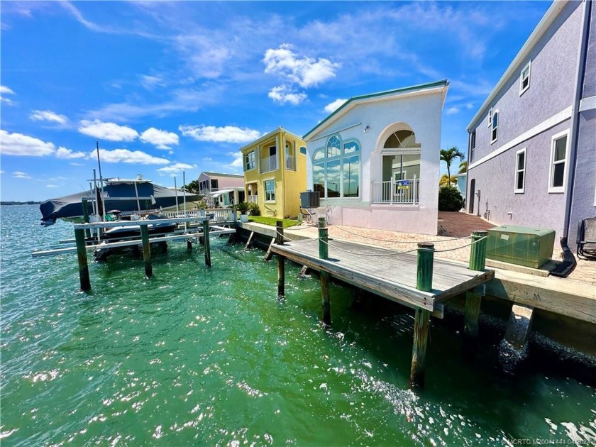 GORGEOUS WATERFRONT - Breath taking *OPEN WATER* views on the - Beach Home for sale in Jensen Beach, Florida on Beachhouse.com