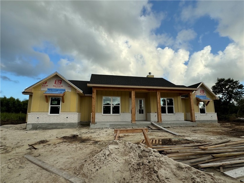 Introducing a Coastal Haven on over an acre with captivating - Beach Home for sale in Rockport, Texas on Beachhouse.com