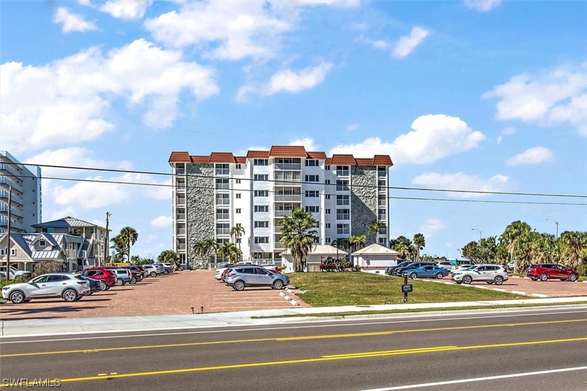 Welcome to this fully updated 2 bedroom 2 bathroom condo on the - Beach Condo for sale in Fort Myers Beach, Florida on Beachhouse.com