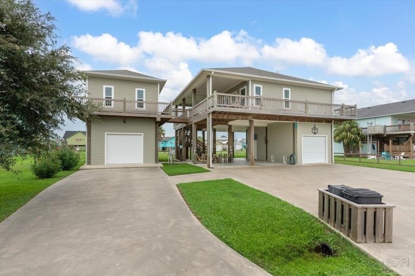 This unique property boasts a two-bedroom main house with a - Beach Home for sale in Crystal Beach, Texas on Beachhouse.com