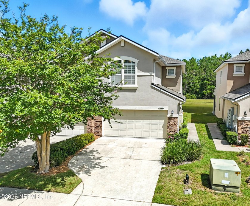 Spacious end unit townhome with a two car garage and peaceful - Beach Townhome/Townhouse for sale in Jacksonville, Florida on Beachhouse.com