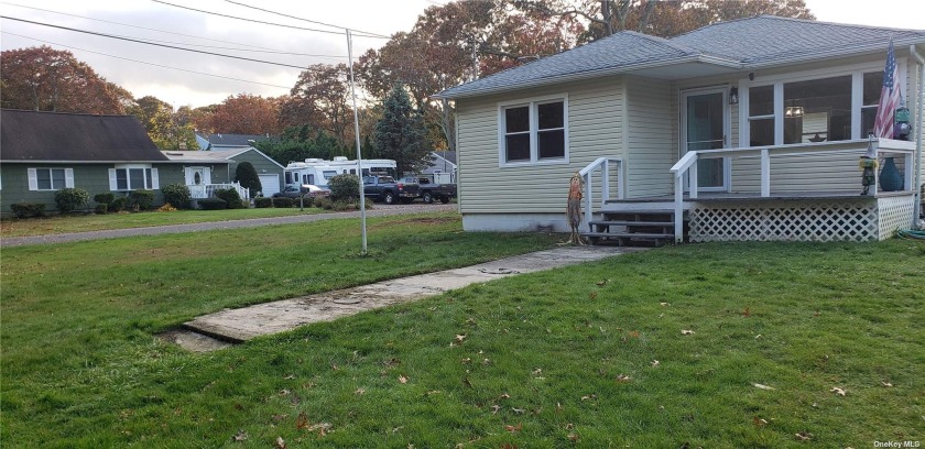 Move in ready, fully updated.  3 Bedroom 2 full Bath.  You will - Beach Home for sale in Mastic Beach, New York on Beachhouse.com