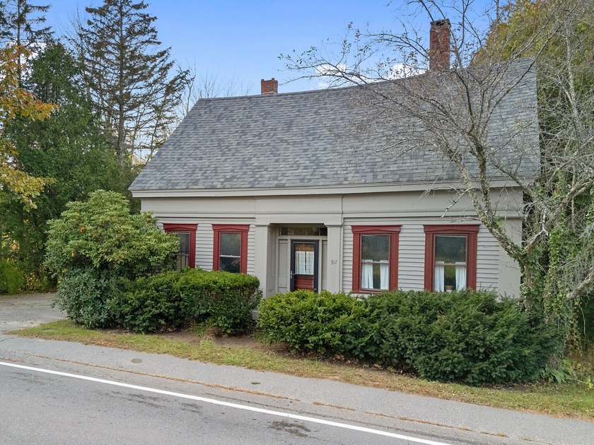 MOTIVATED SELLER ALERT!! This Circa 1820's cape is awaiting new - Beach Home for sale in Waldoboro, Maine on Beachhouse.com