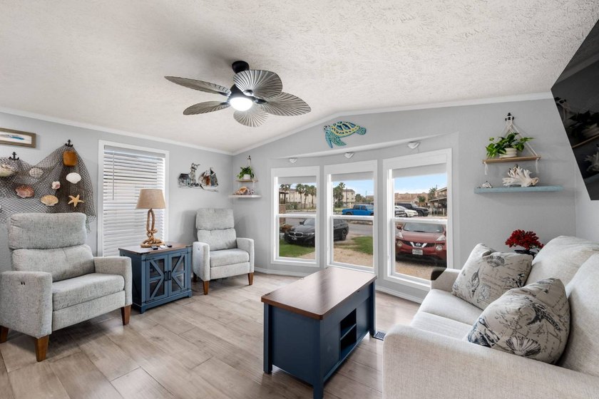 Charming 2011 Cavco Mobile Home - Fully Remodeled & Move-In - Beach Home for sale in Port Isabel, Texas on Beachhouse.com