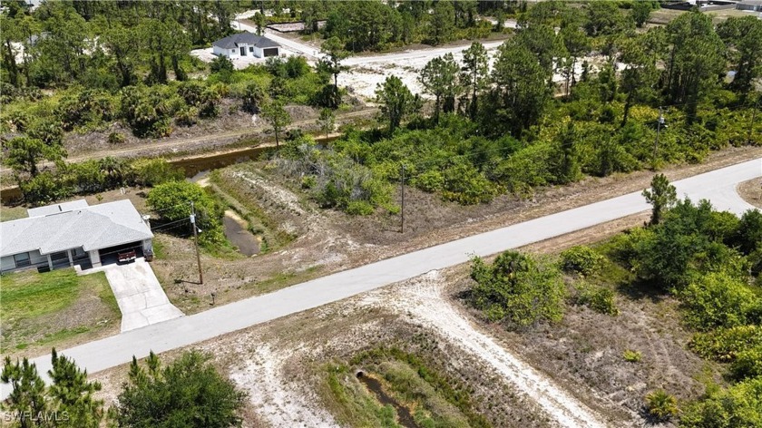 Amazing vacant with all the extra room to the left ready to - Beach Lot for sale in Lehigh Acres, Florida on Beachhouse.com