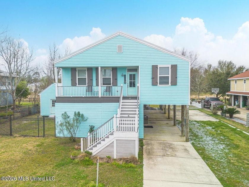 Featuring four spacious bedrooms, two full bathrooms, and two - Beach Home for sale in Waveland, Mississippi on Beachhouse.com