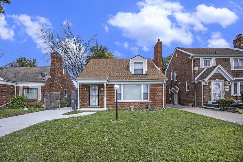 **Real Estate Remarks** Welcome home to 10973 E Outer Drive! - Beach Home for sale in Detroit, Michigan on Beachhouse.com