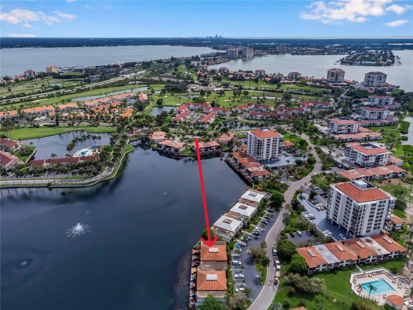 NO FLOOD NOR WIND DAMAGE in unit  !!  Motivated seller with - Beach Townhome/Townhouse for sale in St. Petersburg, Florida on Beachhouse.com