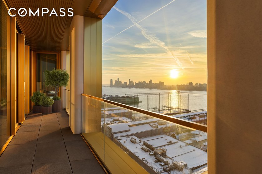 "Pritzker-prize-winning architect Lord Norman Foster - who - Beach Condo for sale in New York, New York on Beachhouse.com