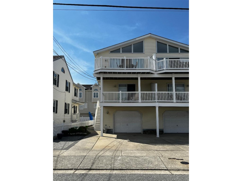 Experience the luxury of serene coastal living to one of the - Beach Townhome/Townhouse for sale in Sea Isle City, New Jersey on Beachhouse.com