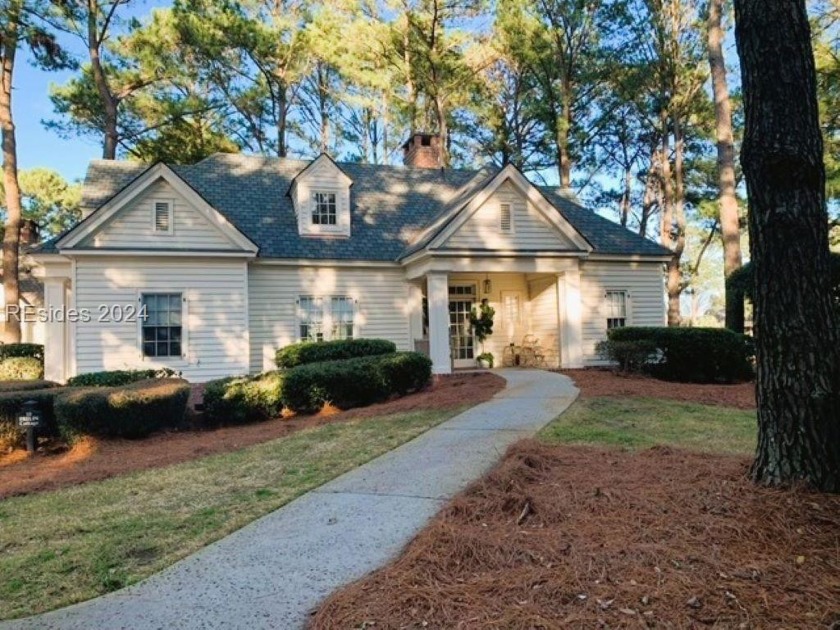 Rarely available Belfair Golf Cottage! This cottage is unlike - Beach Home for sale in Bluffton, South Carolina on Beachhouse.com