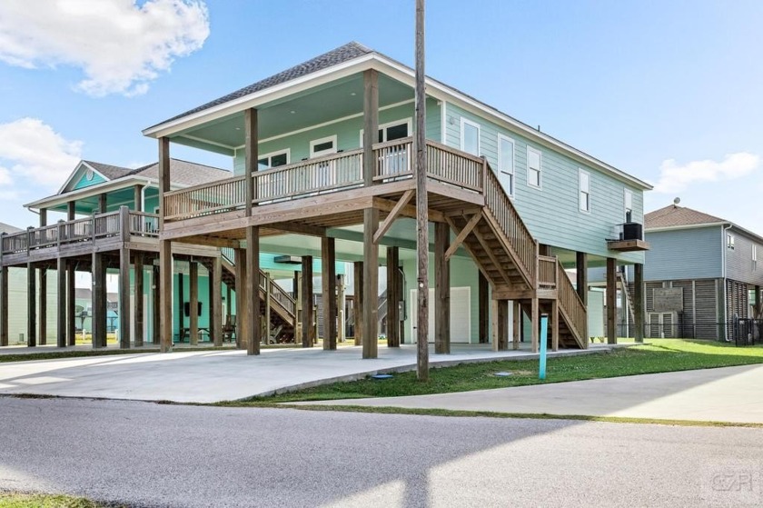 New Construction!! - Located in Tidelands (Popular Beach Side - Beach Home for sale in Crystal Beach, Texas on Beachhouse.com