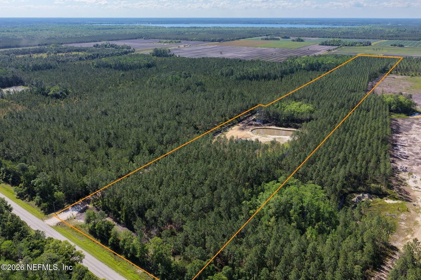Welcome to your private slice of country paradise where wide - Beach Home for sale in Bunnell, Florida on Beachhouse.com