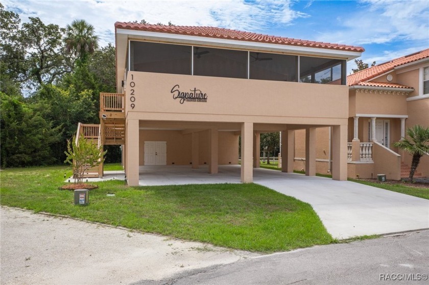 Custom designed for convenience and luxury for the owners - - Beach Condo for sale in Homosassa, Florida on Beachhouse.com