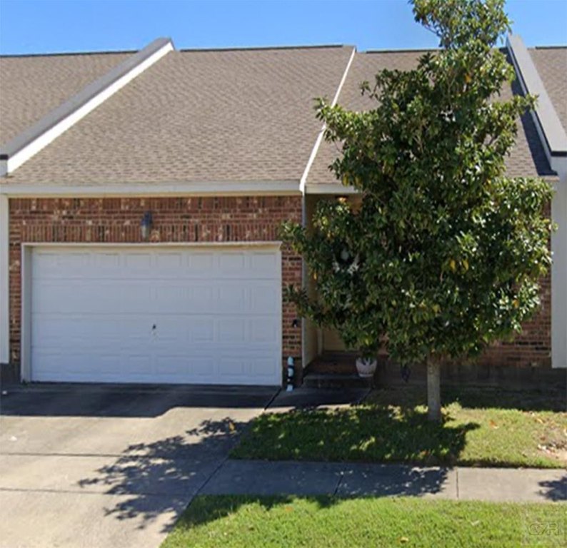 CUTE 2/2/2 TOWN HOUSE .   HARDI PLANK , TILE ,CARPET , ALL OF - Beach Home for sale in Galveston, Texas on Beachhouse.com