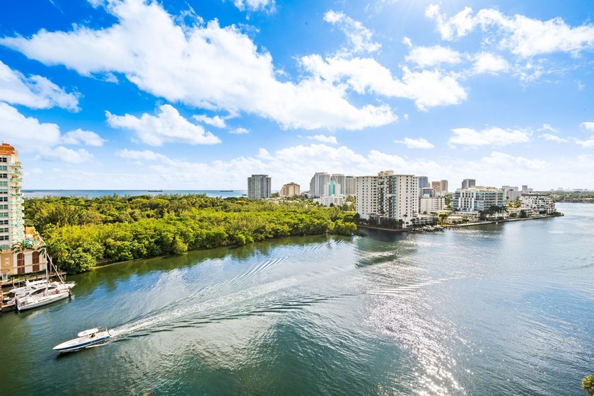 DIRECT OCEAN AND INTRACOASTAL VIEWS! Unbeatable location, just - Beach Condo for sale in Fort Lauderdale, Florida on Beachhouse.com
