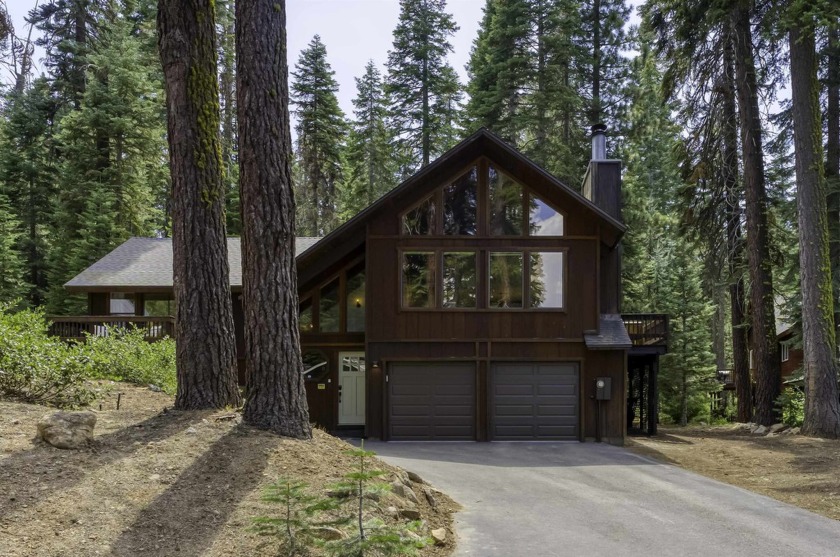 Quintessential Tahoe Mountain cabin in Tahoe Vista with tranquil - Beach Home for sale in Tahoe Vista, California on Beachhouse.com