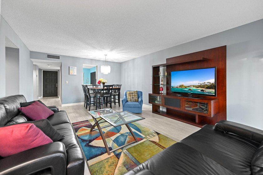 HUNTINGTON LAKES---PRESTIGIOUS, SUPER ACTIVE ADULT - Beach Condo for sale in Delray Beach, Florida on Beachhouse.com